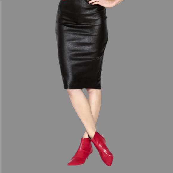 🛑🆕Classic Luxe Vegan Leather Midi Skirt - Picture 1 of 7